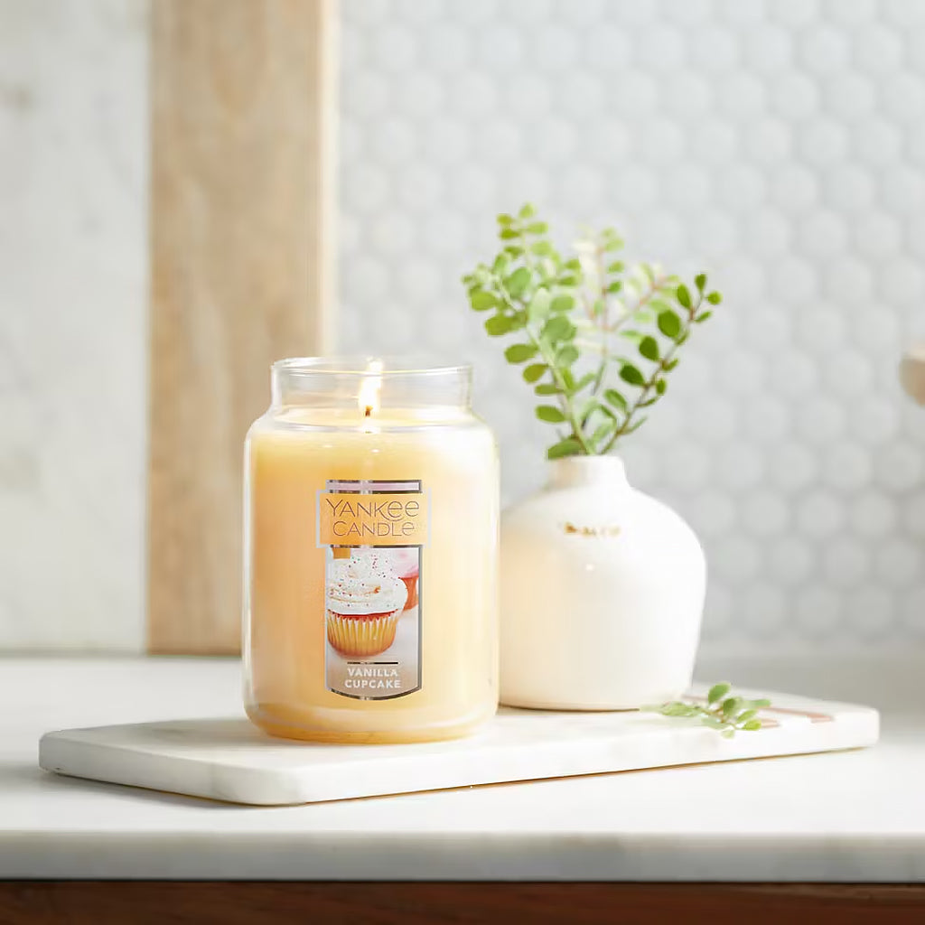 YANKEE CANDLE Vanilla Cupcake Jar Single Wick